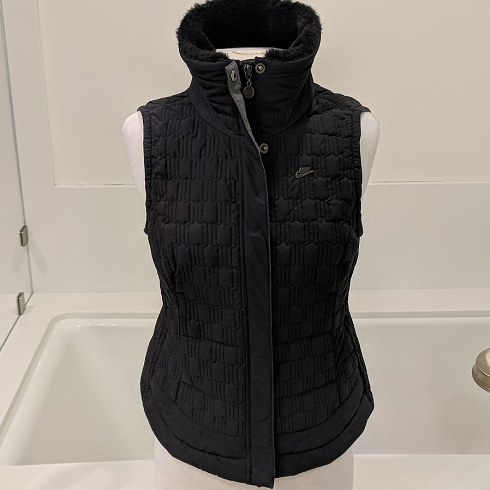 Nike vest with fur collar trim size Medium